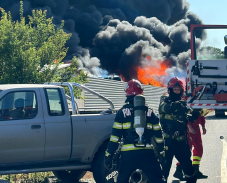 Kigyulladt egy szemétlerakó, több tűzoltóegység harcol a lángokkal