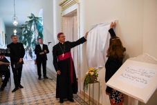 Emléktáblát avattak a Petőfi-Szendrey oltár tiszteletére