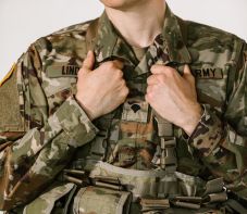 Szíven lőtt sebbel, holtan találtak egy katonát