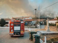 Egy férfi meghalt, egy másik megsérült, amikor kigyúlt egy csűr