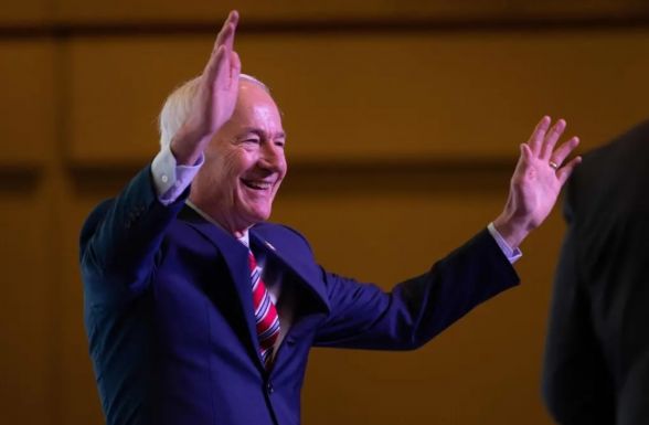 Újabb republikánus politikus száll versenybe az elnökjelöltségért