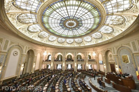 Elkezdődött a bizottsági vita a hivatali visszaélést is szabályozó Btk.-módosító tervezetről