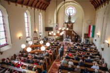 Újraszentelő istentiszteletet tartottak az újszentesi református templomban