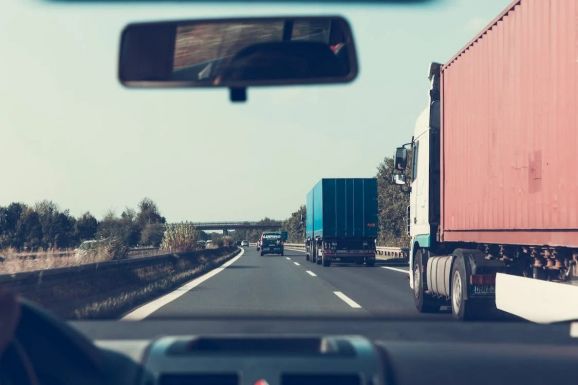 INS: tavaly nőtt a közúti áruszállítás 2021-hez viszonyítva