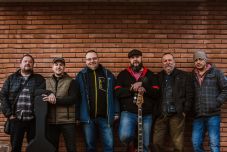 Szent György Napok a nosztalgia jegyében: nemzetközi és helyi zenekarok a színpadon