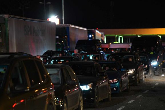 Közel 150 ezren léptek be az országba pénteken