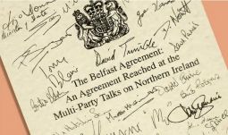 Huszonöt éve írták alá a nagypénteki megállapodást