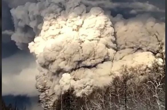 A légi közlekedésben is gondot okozhat a Sivelucs vulkán kitörése