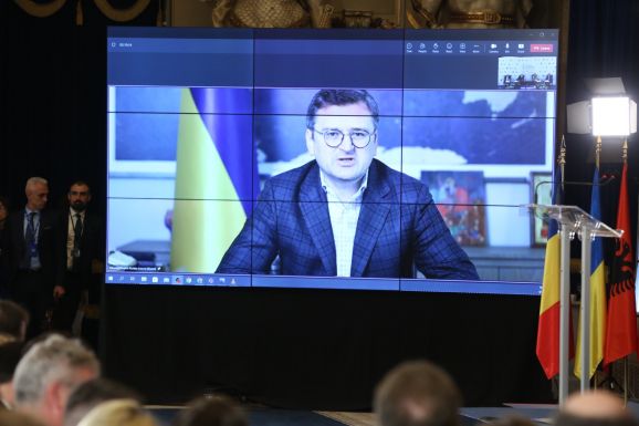 Ukrán külügyminiszter: a Fekete-tengernek is „NATO-tengerré” kell válnia