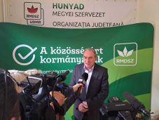 Winkler Gyula: A félretájékoztatás és az álhírek veszélyeztetik a demokráciát