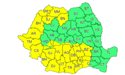 Enyhe marad az idő, de zivatarokra, jégesőre is számítani lehet az ország jelentős részében