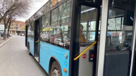 Nem vette észre a buszsofőr, hogy halálra gázolt egy gyalogost, kilométerekkel odébb állították meg