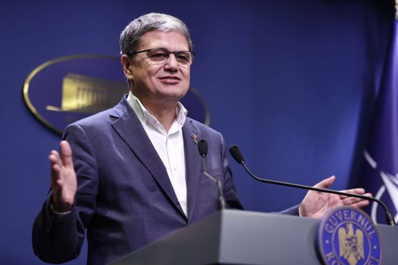 Új szociális utalványokat és időseknek szánt segélycsomagot jelentett be Marcel Boloș