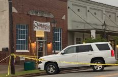 Tizenévesek haltak meg egy születésnapi ünnepségen kitört lövöldözésben