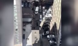 Beomlott egy parkolóház felső emelete, többen megsérültek