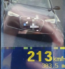 Több mint kétszázzal száguldott egy magyarországi sofőr a dél-erdélyi autópályán