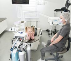 Javaslat: legyen az iskolákban orvosi, fogorvosi és logopédiai rendelő