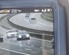 Bedrogozva száguldozott autójával a sztrádán