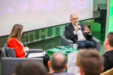 Kelemen Hunor: Nem lehet egy lépéssel felzárkózni a nyugati országokhoz