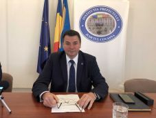 A lakossági panaszok iktatását és megválaszolását követeli a háromszéki prefektus