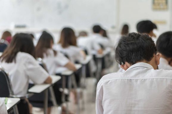 Kiválósági osztályokat indíthatnak a középiskolák és a hittanérettségi lehetősége is bekerült a tanügyi törvénytervezetbe