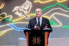 Ciucă „zajtalan” miniszterelnök-cserét szeretne