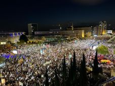 Tömegtüntetést tartottak Jeruzsálemben a Netanjahu-kormány támogatói