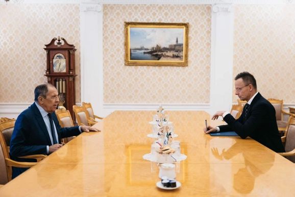 Békemisszió: Moszkvában tárgyal Szijjártó Péter
