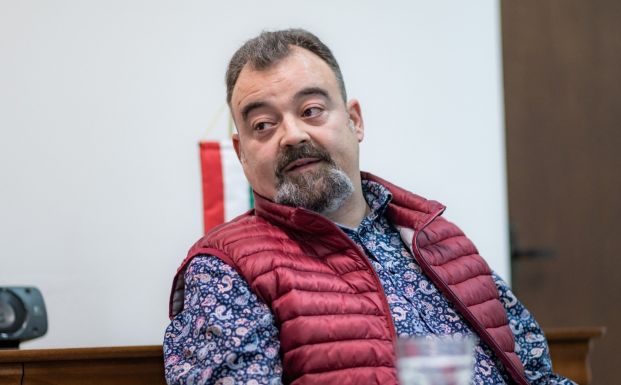 ‍Király Zoltán kapta a Helikon Kemény Zsigmond-díját