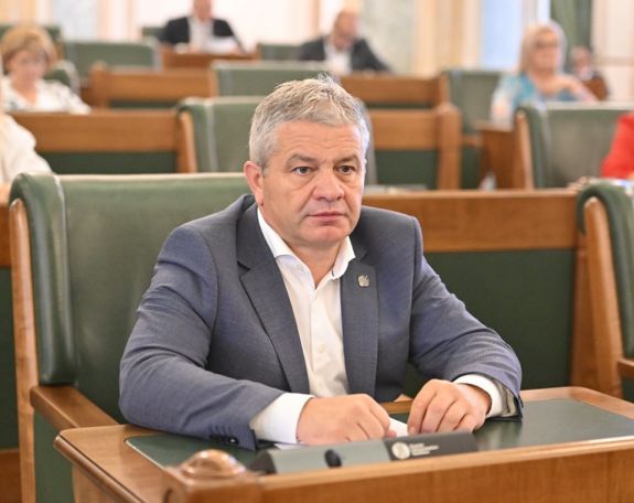 Elítélték a volt egészségügyi minisztert hivatali visszaélés miatt
