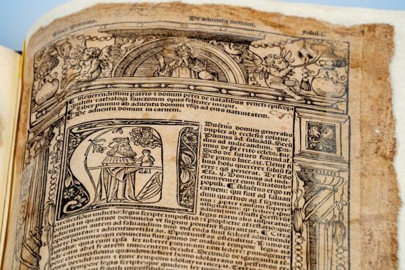 Egy ötszáztíz éves könyv a hónap tárgya a Csíki Székely Múzeumban