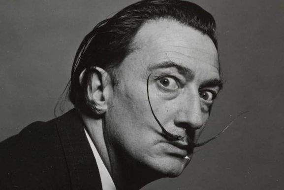 Szürrealista hírek: Salvador Dalí univerzuma Kolozsvárra érkezik!