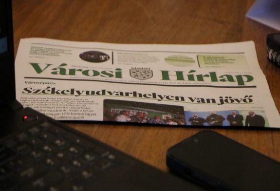 Az uszoda, a helyi rendőrség és a sporttámogatások kapcsán konzultálnak az udvarhelyiekkel