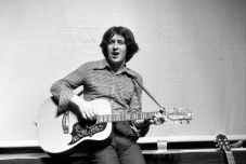 Cseh Tamás világa új életre kel: bemutatóval készül a Csiky Gergely Állami Magyar Színház