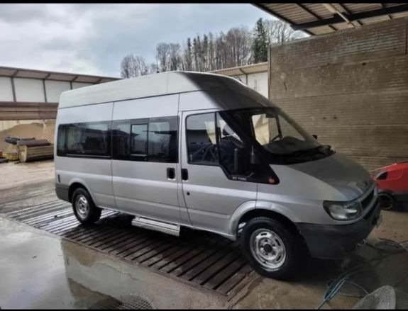 A közösség ereje – Autóbuszt vásárolt a gyimesközéploki sportegyesület