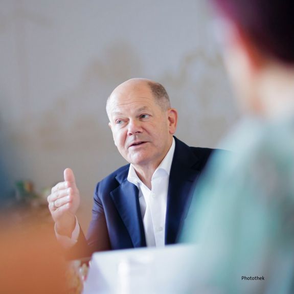 Hétfőn megbukhat Európa egyik legbefolyásosabb politikusa