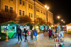 Karácsonyi vásár Sepsiszentgyörgyön: vásárfia, kultúrcsemege és látványdisznóvágás