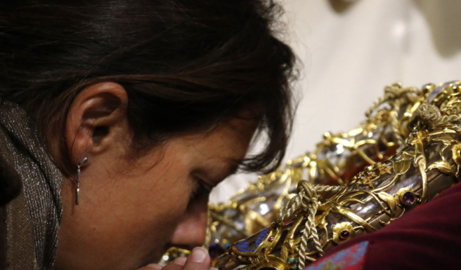 Visszavitték a töviskoronát a Notre-Dame-ba