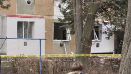 Gázrobbanás a tömbházban: lakások és autók is megrongálódtak