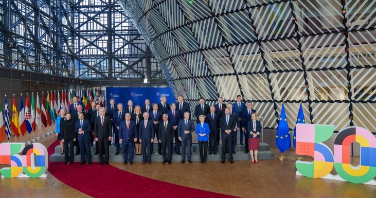 Az orosz hibrid támadások fokozódására figyelmeztetett Brüsszelben Iohannis