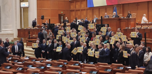 Hangosra sikeredett az új összetételű parlament első ülése