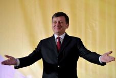 Újra partiban a nagyotmondó országmentő, Crin Antonescu