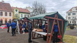 Töltöttkáposzta-osztás Kézdivásárhelyen