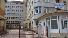 A szakorvosok hiánya miatt több osztály működését is felfüggesztették a nagykárolyi kórházban