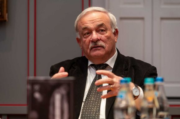 „Nekem nem eltelt az idő, hanem betelt” – 70 éves lett Kató Béla, az Erdélyi Református Egyházkerület püspöke (INTERJÚ)