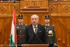 FRISSÍTVE: Megválasztották Magyarország új államelnökét – Iohannis is gratulált