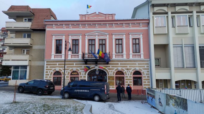 Visszatérő vendég a DNA a háromszéki prefektúrán: villanykapcsolókat számol az ügyészség