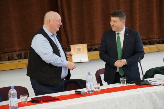 Bethlen Gábor-díjjal tüntette ki a megyei tanács Székely Ernőt, Csíkszentkirály polgármesterét