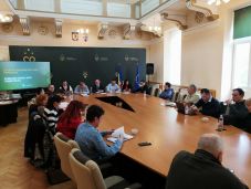 Telket vásárol a csíkszeredai önkormányzat idősek otthona építésére