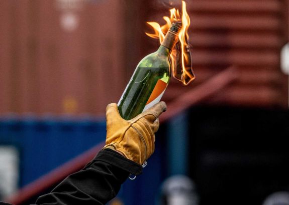 Molotov-koktélokat dobtak a firenzei amerikai konzulátusra